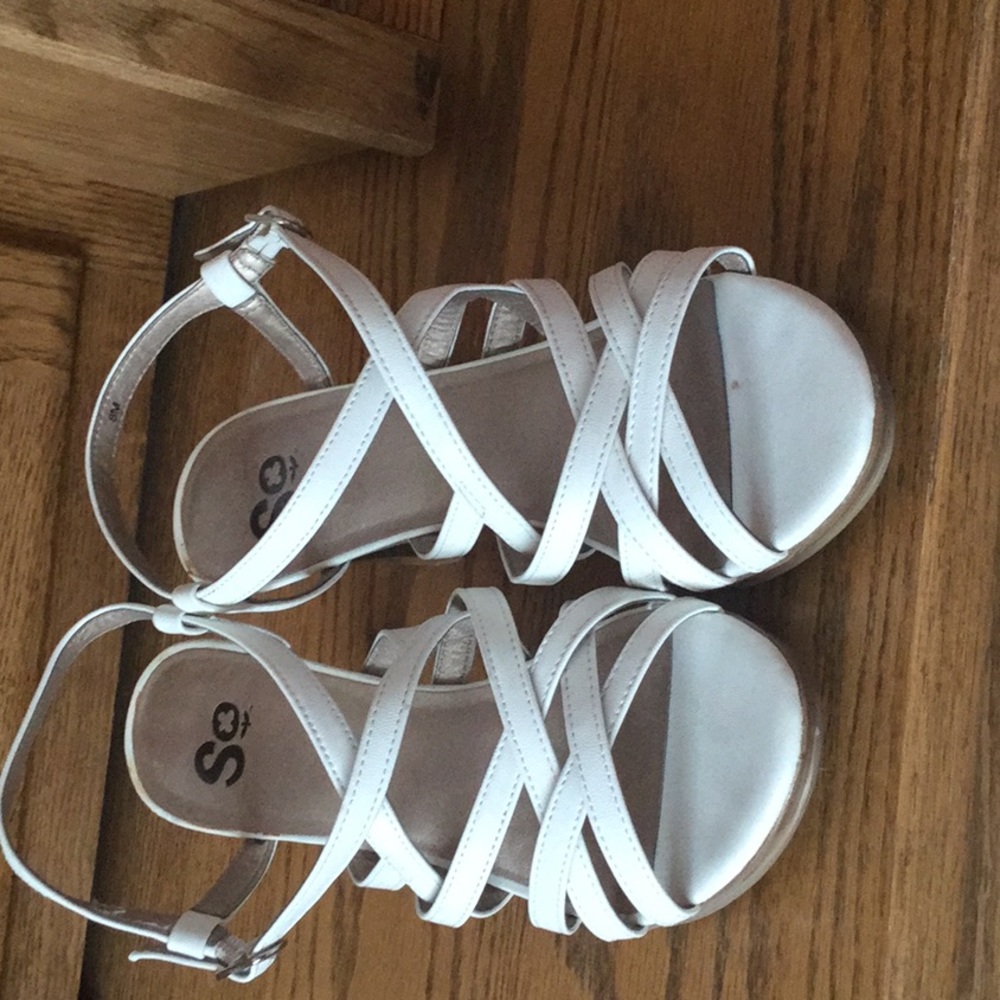 Kohl’s SO white sandals